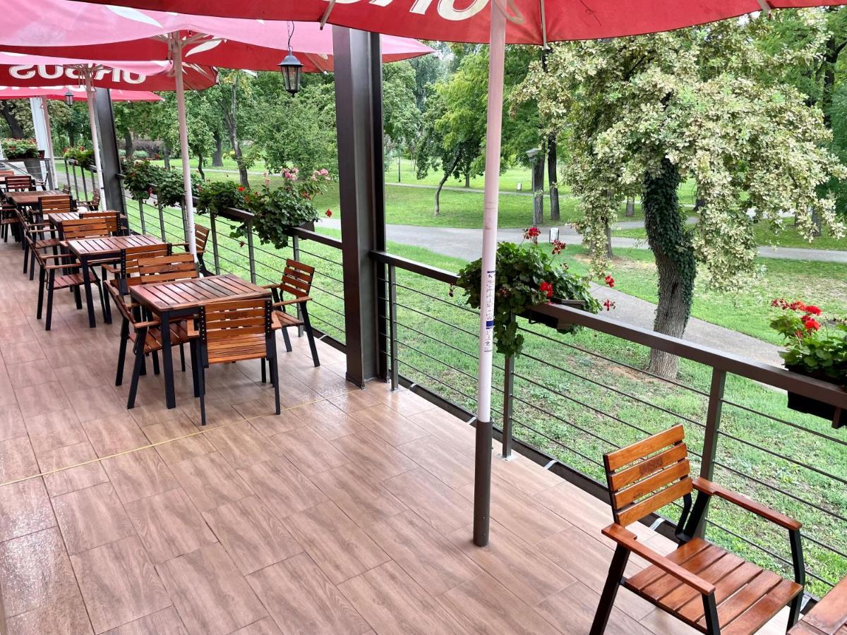 Nh Timisoara Hotel Ngoại thất bức ảnh