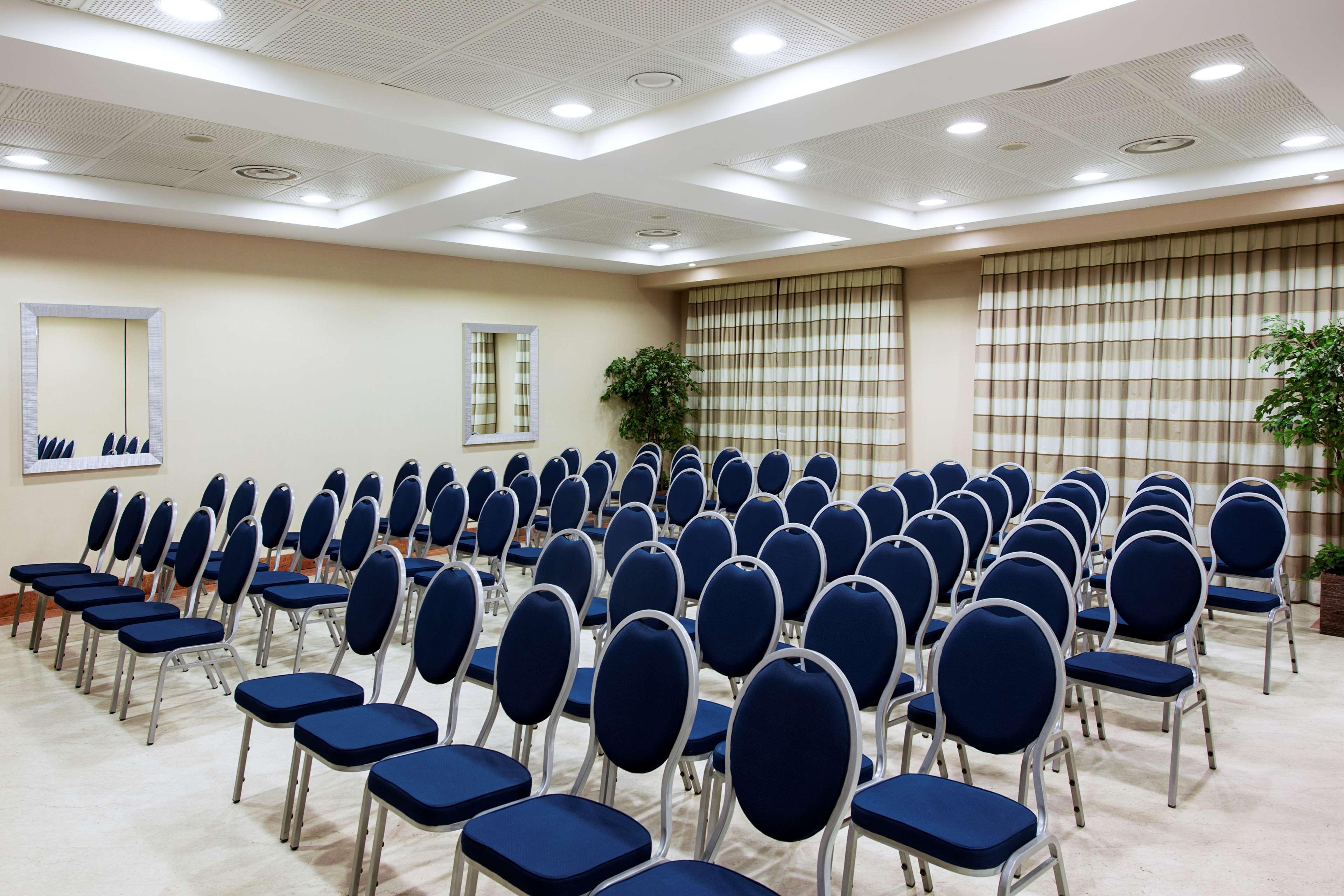 Nh Timisoara Hotel Ngoại thất bức ảnh