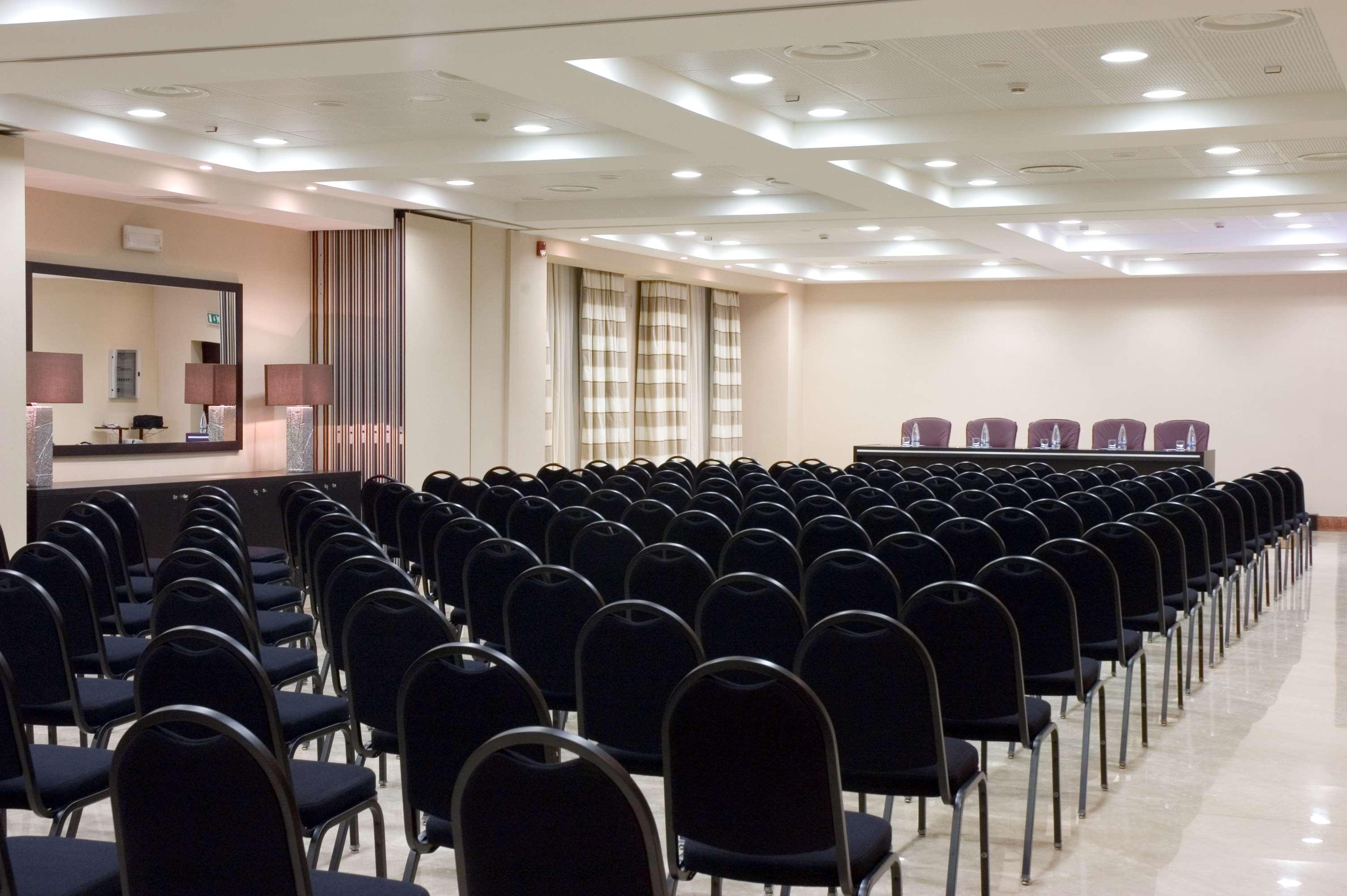Nh Timisoara Hotel Ngoại thất bức ảnh