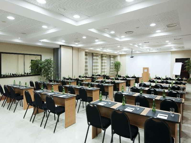 Nh Timisoara Hotel Ngoại thất bức ảnh